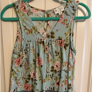 Jun & Ivy flowy tank. Size M